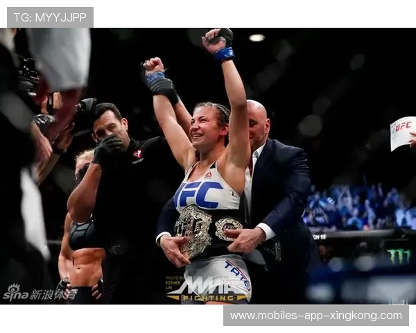 UFC选手被对手嘲笑后暴怒反击，精彩瞬间引发热议！